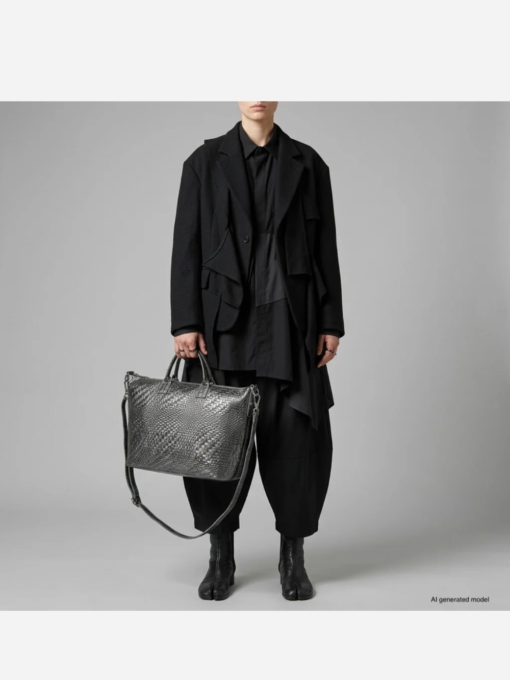 Medium Textured Leather Tote Bag in Metallic Gray
